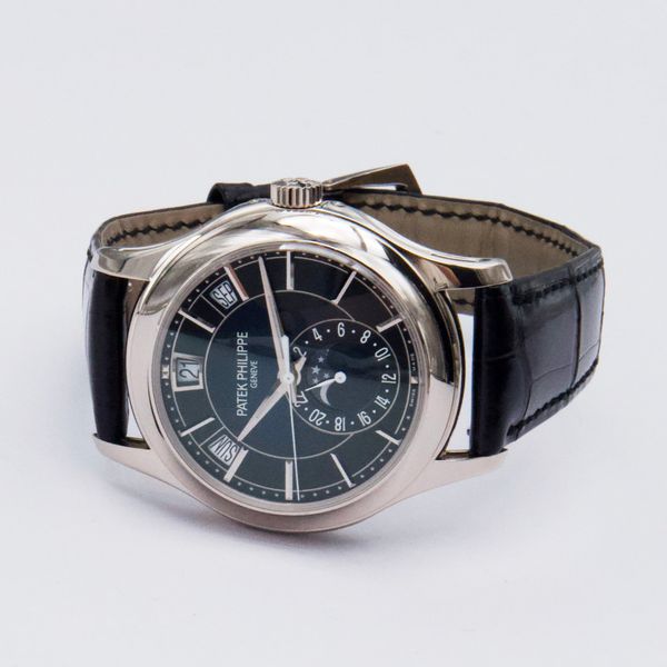 Patek Philippe Complications 5205G-013